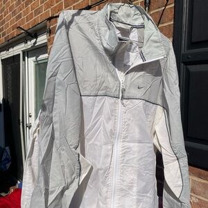 Vintage Nike Men's Medium Light Gray Windbreaker *STASH SPOT*